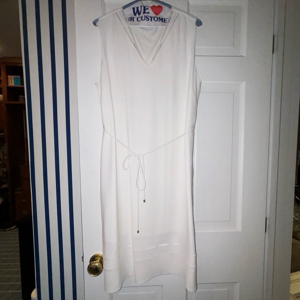 Elie Tahari White Sheath Dress